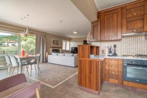 Paradise Sea View Apartments