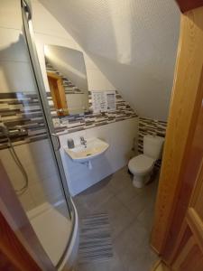 Pod lasem dom letniskowy
