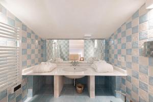 The Artist House - Calata Marconi