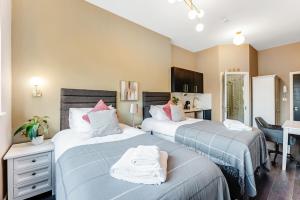Wake, Sip, Slay Stylish Studio with Cozy Feels 3