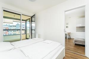 Klamovka stylish Apartment by Rentez