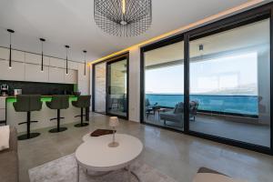 Karina Villa Sunset - Luxury Apartment near Sea