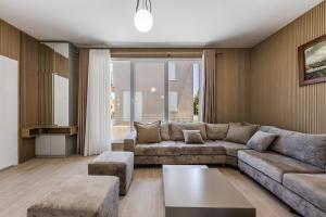 Sea Garden Retreat Modern Coastal Villa by PikHost