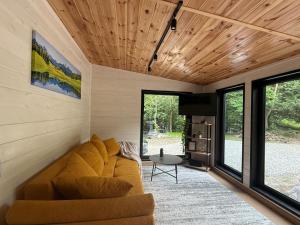 Wild Crib Avrig