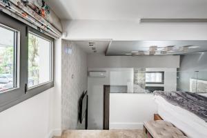 Luxury City Apartment 1 Min to Metro