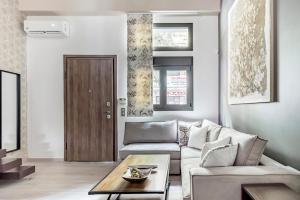 Luxury City Apartment 1 Min to Metro