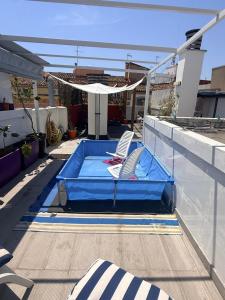 Habitación privada con Baño en un moderno y céntrico Atico en Ciutat Vella