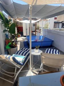 Habitación privada con Baño en un moderno y céntrico Atico en Ciutat Vella