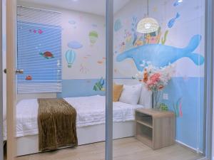 Seaside Apartment - The Song