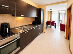 Sunset Resort- First Line & Pool - Private Ap