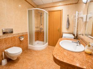 Sunset Resort- First Line & Pool - Private Ap