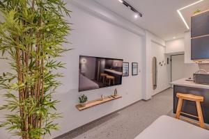 Minimal Athens Retreat