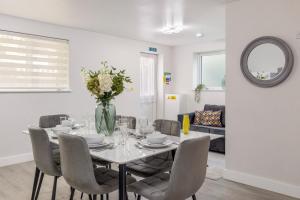 Peaceful London Stay 2BR Walkable Locale