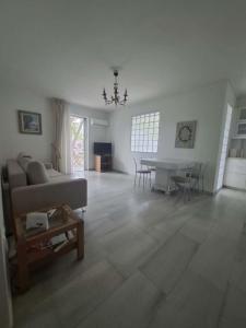Varkiza Pines Apartment