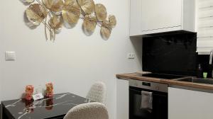 Alexandras Avenue Minimal Haven for 2 by Traser
