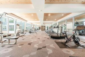 Riverwalk View Luxe Condo Views Pool Free Parking