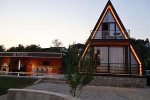 Vila Xhiku 05