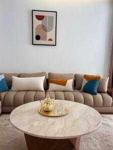 Spacious, Stylish & Comfy Retreat - Close to Beach