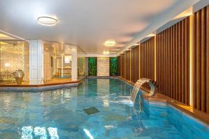 Frontline Villa El Martinete with Picasso Pool