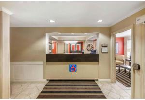 Motel 6 Milwaukee Brookfield, WI