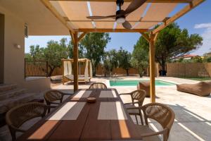Terra Elea Luxury Pool Suite Aura