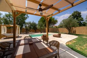 Terra Elea Luxury Pool Suite Aura