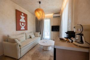 Terra Elea Luxury Pool Suite Aura