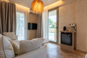 Terra Elea Luxury Pool Suite Aura