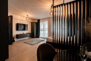 The Essence by Blvd 8B7 - Studio with Free Parking