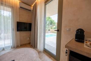 Terra Elea Luxury Pool Suite Aura