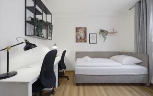 CoLiving Studio 1 near the Main Train Station