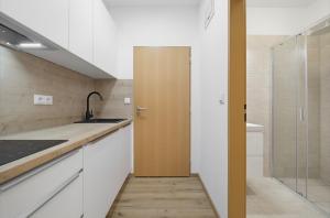 CoLiving Studio 1 near the Main Train Station