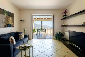 Casa Giulia Taormina -Luxury apartment with panoramic view, swimming pool,parking et center ville