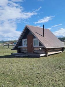 Mothers Small House by the Lake