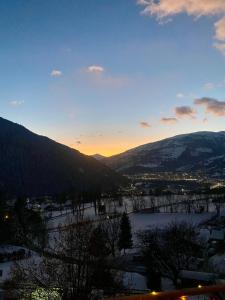 Appartement avec balcon et vue montagne - parking