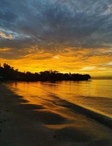 Charming 1-Bedroom Apartment with Private Pool and Beach in Samana