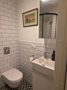 Cosy Lake Studio l Self Check-in & Free Parking