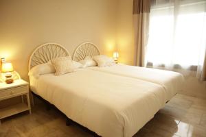 Marbella Center Seafront 3 BR by Houselogy