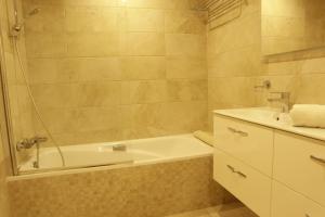 Marbella Center Seafront 3 BR by Houselogy