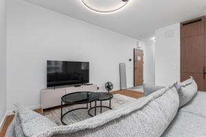 Chmielna 108A by Homeprime