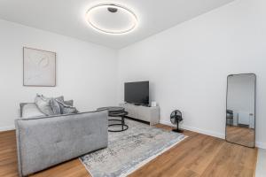Chmielna 108A by Homeprime