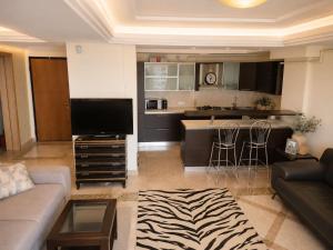 Mamaia nord, apartament 3 camere pe plaja- vedere la mare prima linie Pheonicia resort