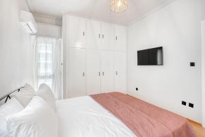 Glyfada Stay