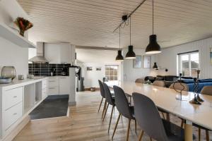 Velholdt Og Hyggeligt Feriehus I Vrist Sj103