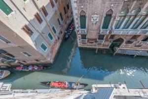 VeNICe Cera Fenice Opera House