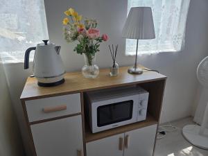1 stop to Seomyeon and Jeonpo Café Street , 1-minute walk to International Finance Center Station , Large supermarket , The best base camp for traveling in Busan