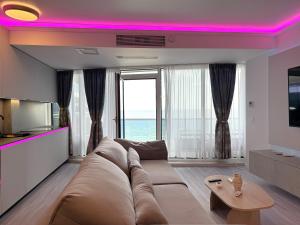 Titanic Front Sea View Apartment
