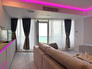 Titanic Front Sea View Apartment