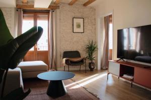 Urban Oasis Apartments & Suites