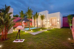 Pink Paradise · Couples Villa · Pool · Canggu